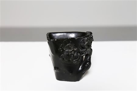 Arte Cinese Coppa libatoria in pietra scura Cina, XVIII secolo. -. Cm 7,50 x...