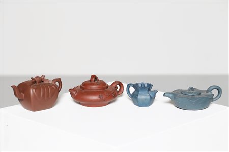 Arte Cinese Quattro teiere yixing Cina, XIX secolo. . Cm 8,00. Quattro teiere...