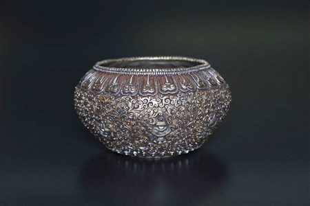 Arte Tibetana Ciotola sacra Patra in lega di otto metalli Tibet, XIX secolo....