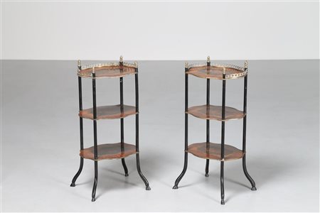 MANIFATTURA FRANCESE DEL XIX SECOLO Coppia di Etagere a tre ordini...