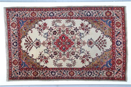 TABRIZ Tappeto orientale. Persia. 1940. Lana e cotone. Cm 167,00 x 270,00....