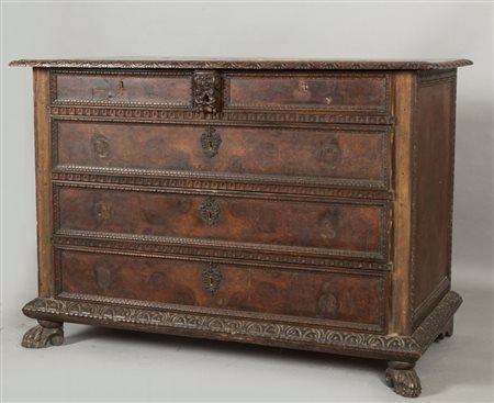 Comò in noce a tre cassetti più due, Genova sec. XIXcm. 139x65 h. 97