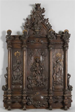 Trittico in legno finemente intagliato raffigurante Madonna con Bambino in...