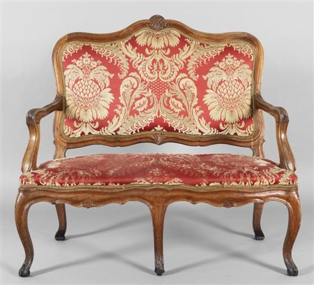 Divanetto a due posti in noce in stile Luigi XV, sec. XIX