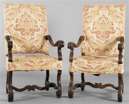 Coppia di poltrone in noce a osso di montone, sec. XIX