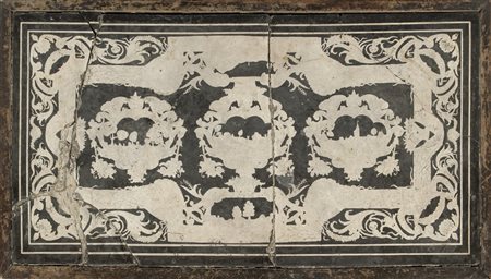Piano in scagliola decorato con disegni bianchi su fondo nero, Carpi sec....