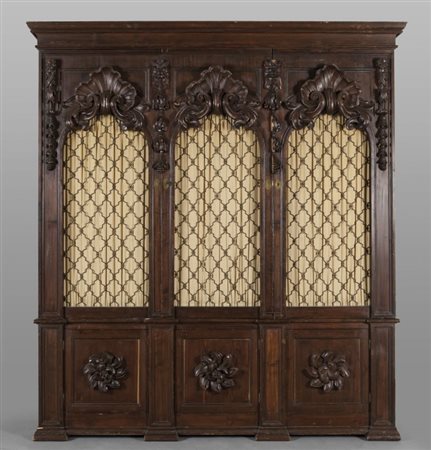 Grande libreria a tre ante in noce finemente intagliato (elementi antichi)cm....