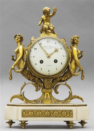 Orologio da camino in bronzo dorato e marmo, f.to Gille L'Aine M.Er Du Roy...