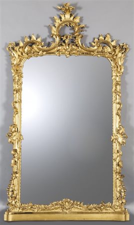 Specchiera Luigi Filippo in legno finemente intagliato e dorato, Genova...