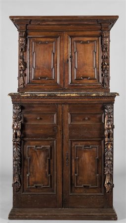 Credenza in noce a due corpi e quattro sportelli (elementi antichi)cm....