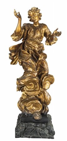 Coppia di grandi sculture in legno finemente intagliato e dorato raffiguranti...