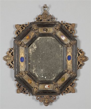 Antica cornice in legno ebanizzato, bronzo e applicazioni di pietre dure,...