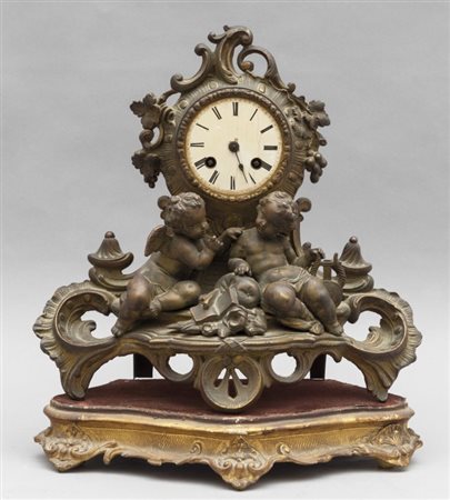 Orologio Luigi Filippo in bronzo dorato con due amorini sul fronte, Francia...