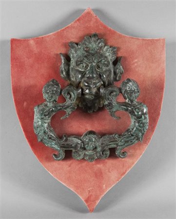 Antico battente in bronzocm.24x27