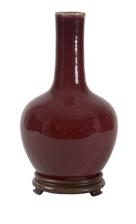 VASO CINA XVIII SECOLO In maiolica color sangue di bue cm 32,5 x 20 Firma...