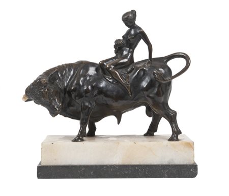 SCULTORE EST EUROPEO XIX SECOLO Ratto d' Europa Scultura in bronzo a patina...