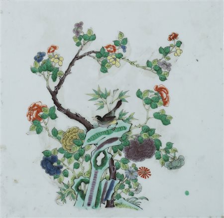 Piastrella in porcellana in smalti Famiglia Verde, decorata con uccello tra...