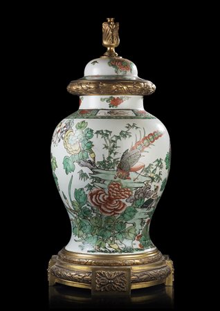 Vaso con coperchio decorato in smalti Famiglia Verde montato a lampada con...