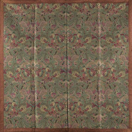 Tessuto jacquard decorato a volatili e motivi floreali in stile orientale...
