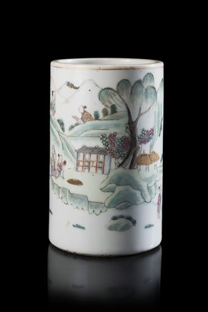 Portapennelli cilindrico in porcellana Famiglia Rosa, decorato con scene di...