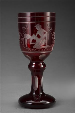 Manifattura di Boemia inizio sec. XX. Calice in cristallo rosso decorato con...