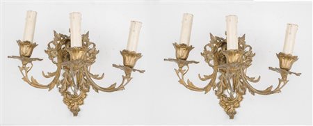 COPPIA APPLIQUES a tre fiamme in ottone. Sicilia XIX secolo Misure: cm 37 x...
