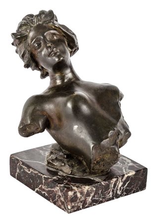SCULTURA in bronzo raffigurante "mezzobusto femminile", base in marmo venato....