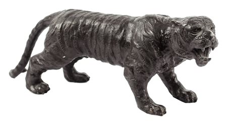 SCULTURA in bronzo, fusione a cera persa raffigurante "tigre". XX secolo...