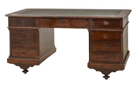 SCRIVANIA a scagno in mogano con cassetto centrale e quattro cassettini su...