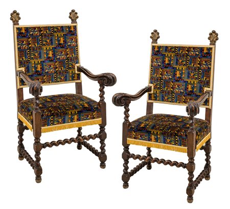 COPPIA TRONI in legno con piedi a torciglione, rivestimento in tessuto....