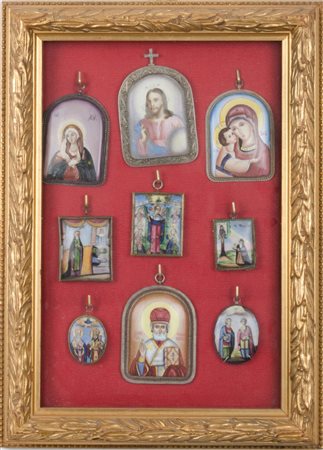 LOTTO composto da nove MINIATURE in porcellana dipinta raffiguranti "figure...