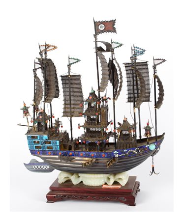 SCULTURA in argento raffigurante "galeone" con applicazioni in corallo,...
