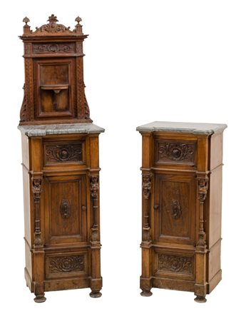 COPPIA COMODINI Umbertini in noce con anta e due cassetti, piano in marmo....