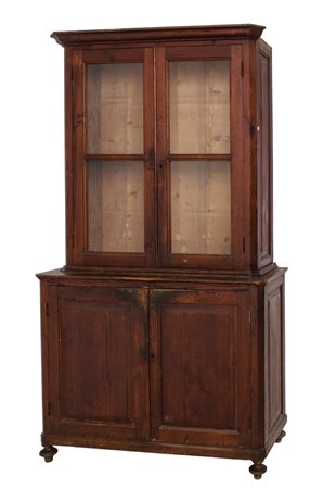 VETRINA doppio corpo in abete. Sicilia XIX secolo Misure: cm 118 x 45 x h 200