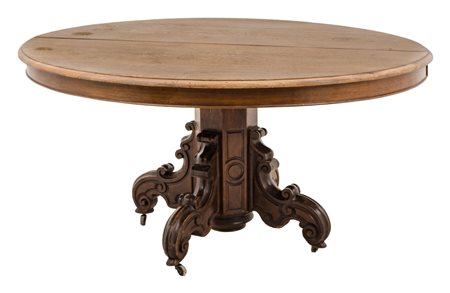 TAVOLO ovale allungabile in rovere. Francia XIX secolo Misure: cm 150 x 125 x...