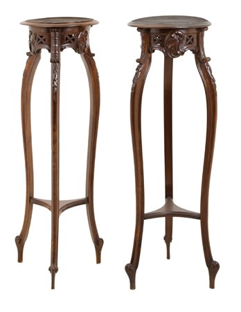 COPPIA CANTONI tripodi in faggio. Sicilia fine '800 Misure: h cm 106