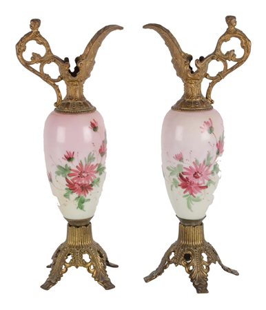 COPPIA ANFORE in bronzo e porcellana decorata a motivo floreale. Primi '900...