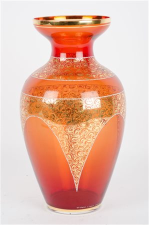 VASO in vetro di Murano nei toni dell'arancio con bordure e decori in oro...