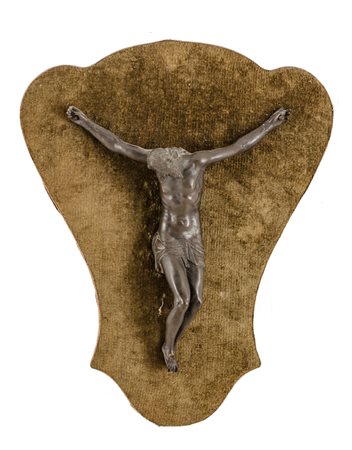CROCIFISSO in bronzo. Francia XVIII secolo Misure: cm 33 c 42