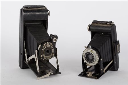 DUE MACCHINE fotografiche. XX secolo