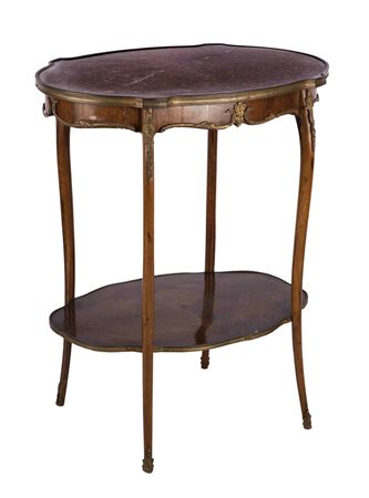 Tavolino francese ovale, Francia fine del XIX secolo con piano in marmo...