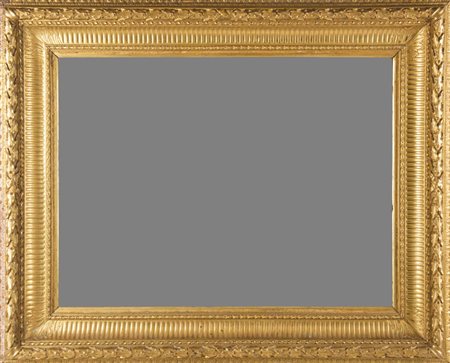 Cornice in legno dorato a tre ordini di intaglio, adattata a specchiera. XIX...