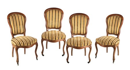 Quattro sedie in LEGNO DI noce del XIX secolo Seduta e spalliera imbottite...