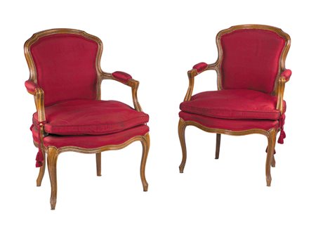 Quattro poltrone in legno di noce Italia, XIX secolo Braccioli a ricciolo,...