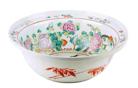 Ciotola famiglia rosa in porcellana policroma con decoro floreale, Cina fine...