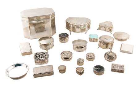 Lotto di 21 tra scatole e portapillole in argento Diverse misure e...