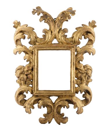 Cornice in legno dorato e intagliato, Roma metà XVIII secolo Misure cm 23.5 x...