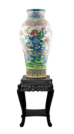 Grande Vaso, Cina fine XIX secolo in porcellana policroma con decoro...