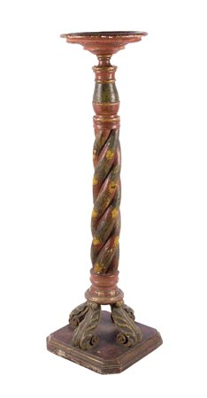 Colonna in legno laccato Colonna tortile in legno laccato rosso e verde....