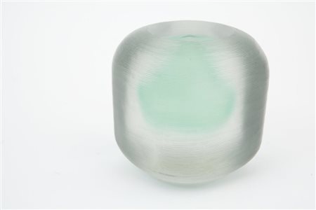 VENINI Un fermacarte, anni '40. Vetro sommerso inciso, Etichetta "Caliari...